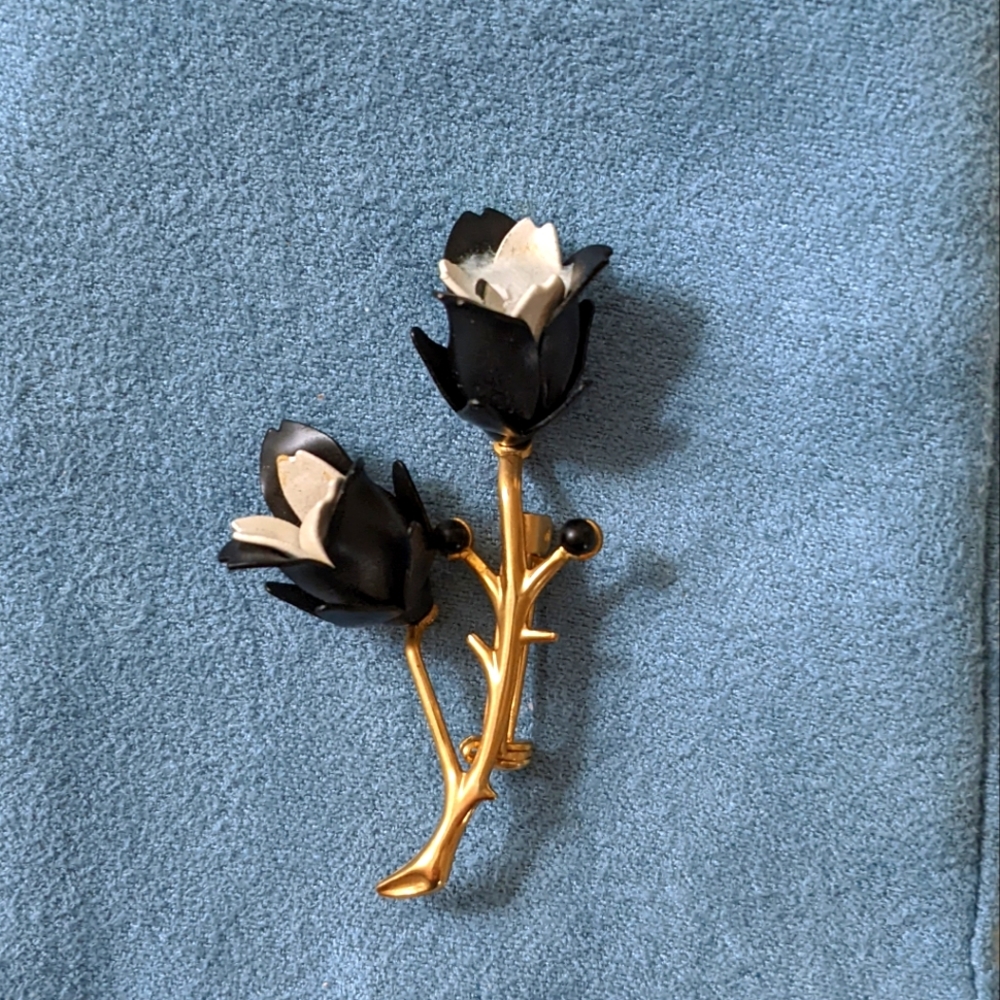 Vintage flower brooch pin